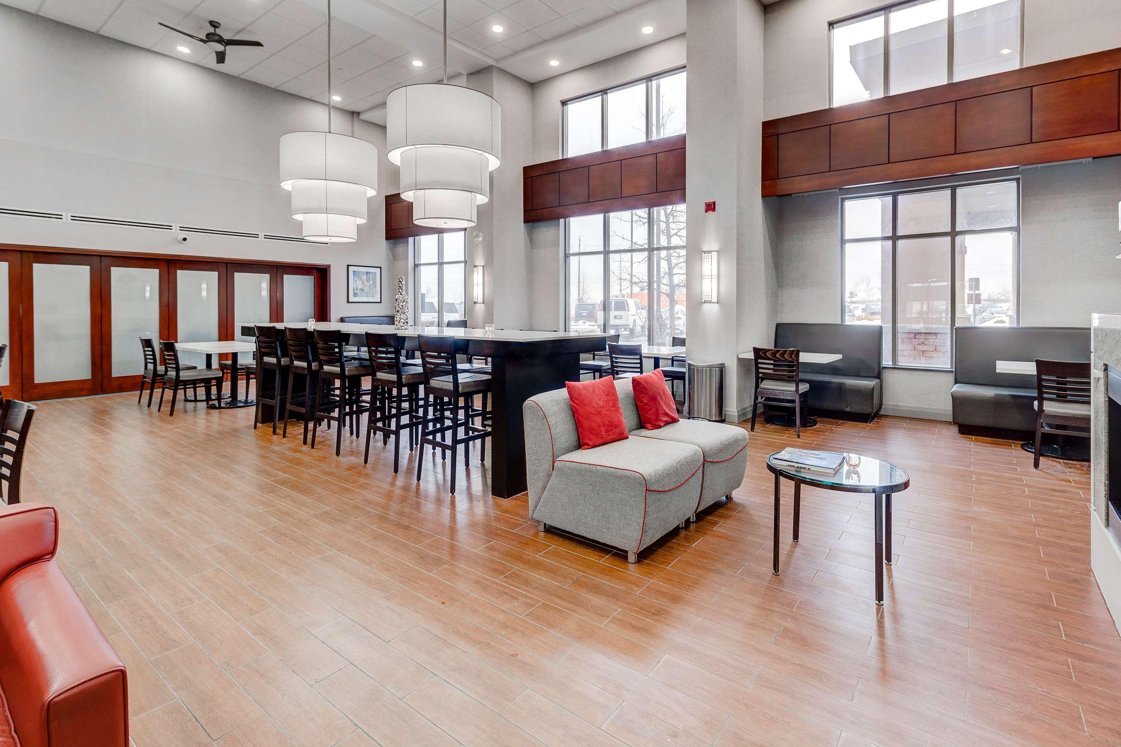 Hampton Inn & Suites By Hilton Brantford Bagian luar foto