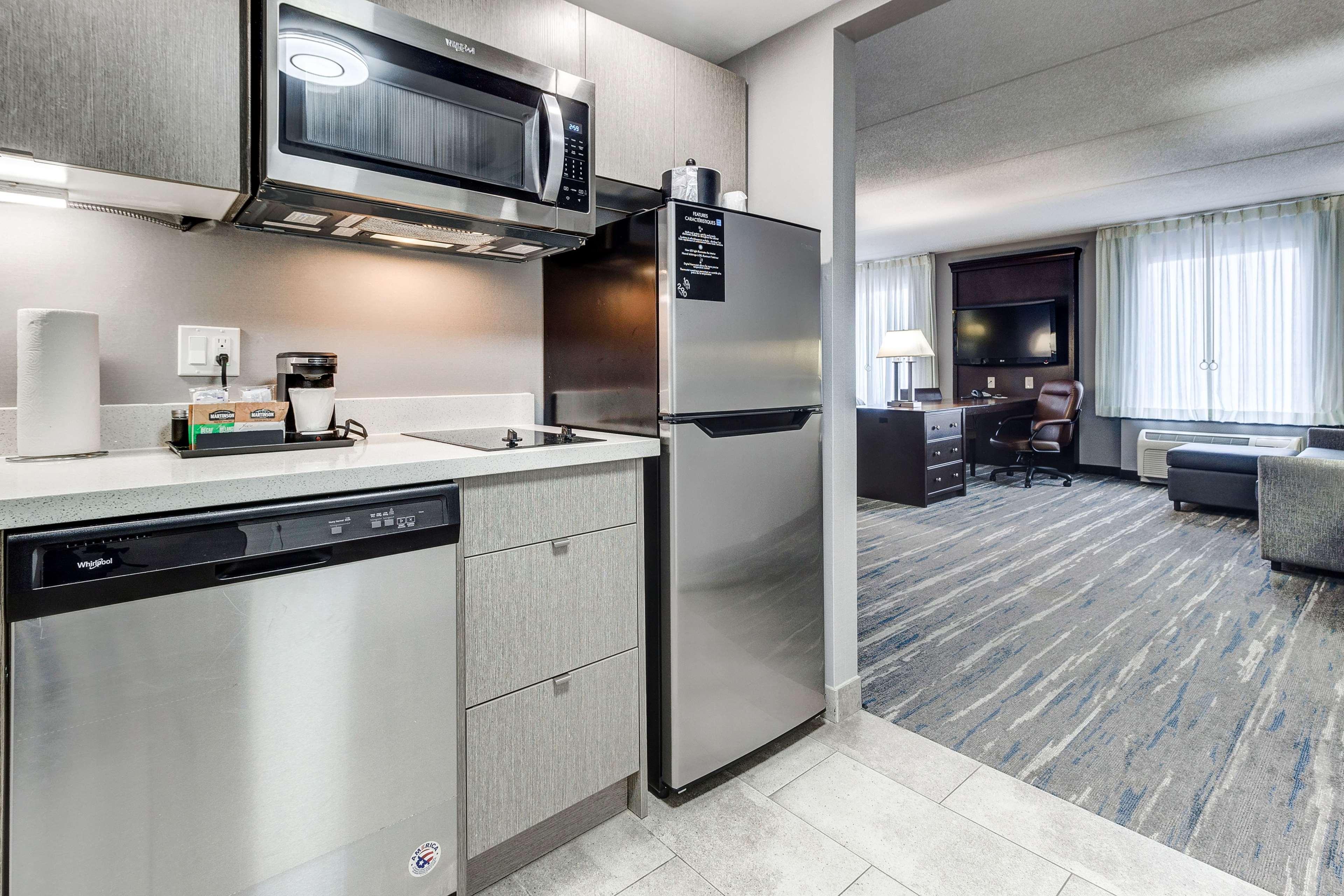 Hampton Inn & Suites By Hilton Brantford Bagian luar foto