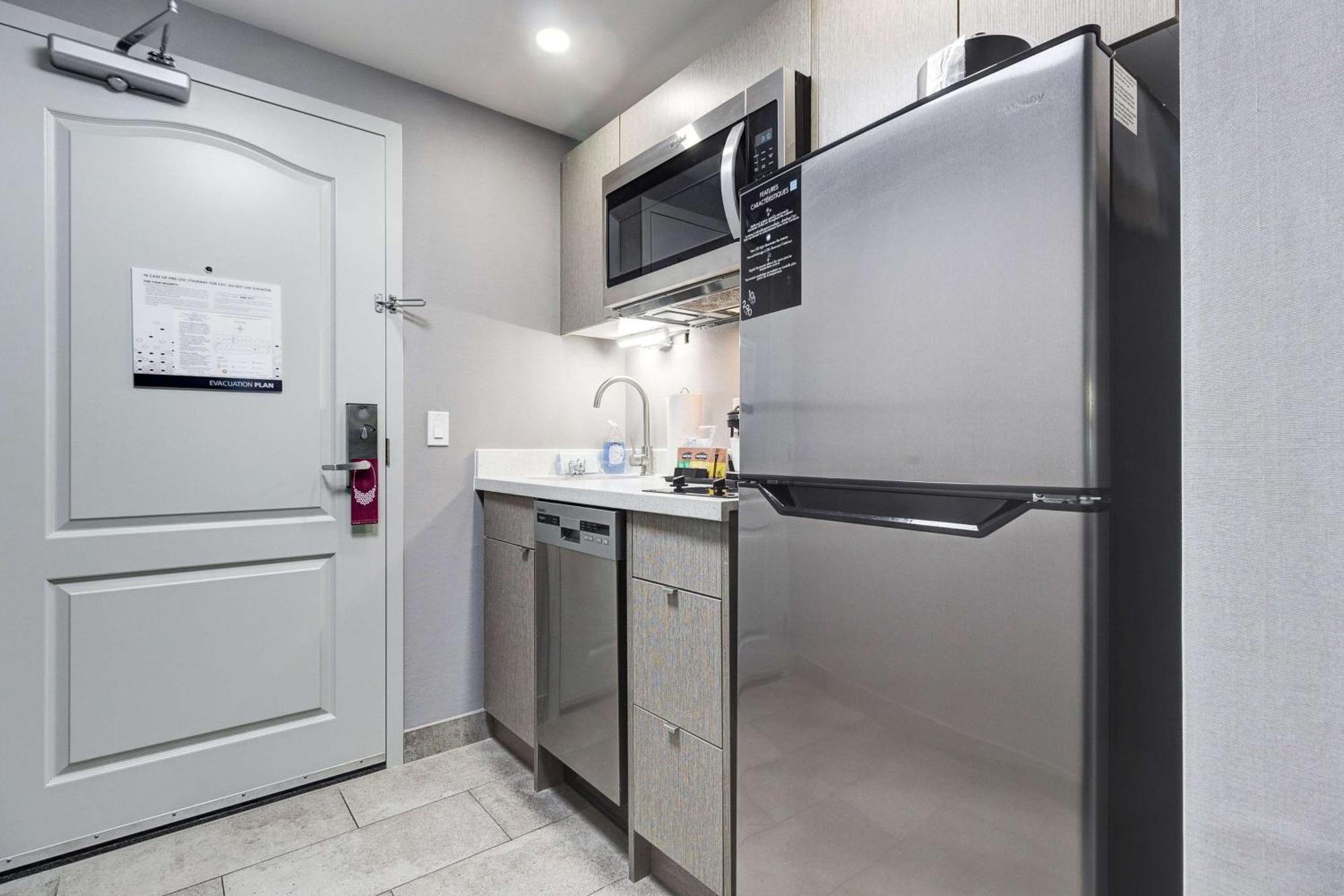 Hampton Inn & Suites By Hilton Brantford Bagian luar foto