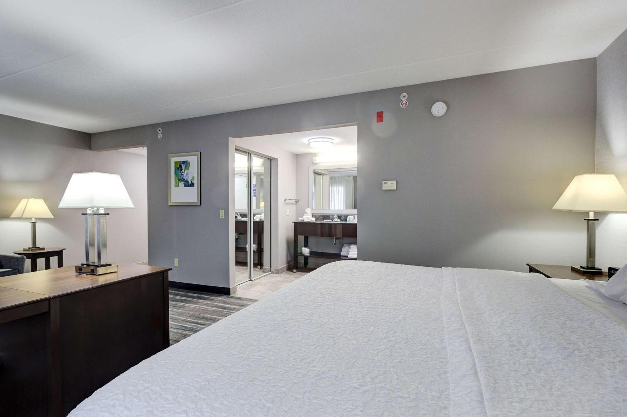 Hampton Inn & Suites By Hilton Brantford Bagian luar foto